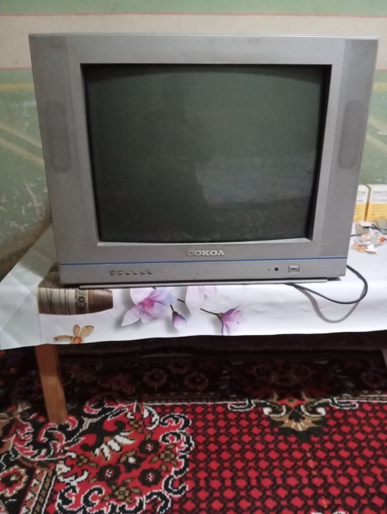 Cokol televizor 1
