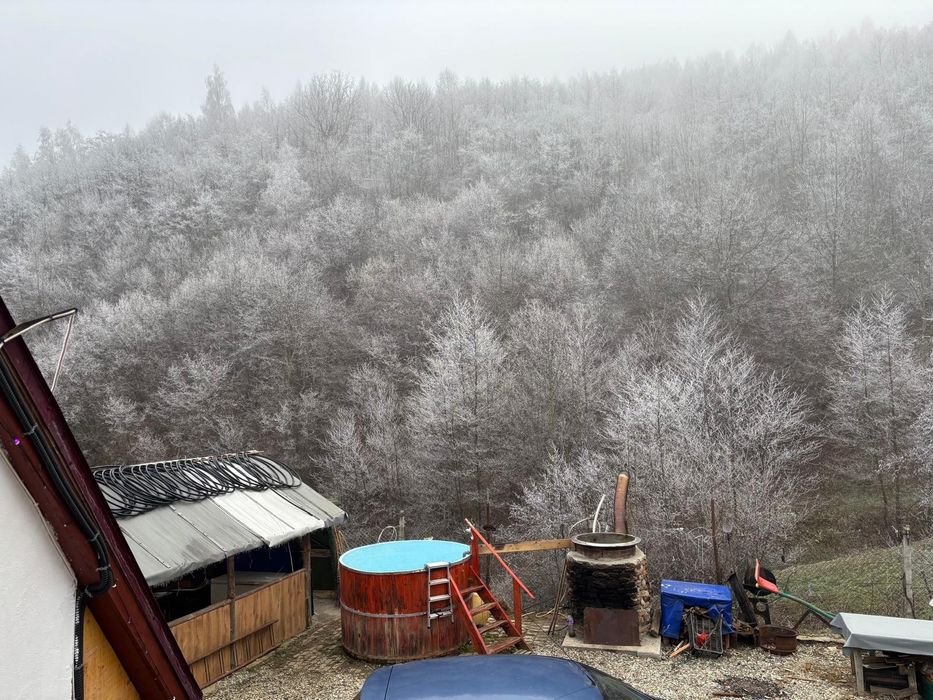 Cabană de Revelion cu ciubăr  drumeții