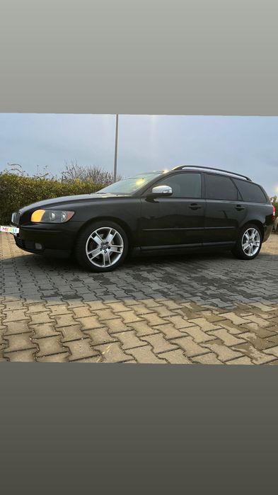 Volvo v50         .