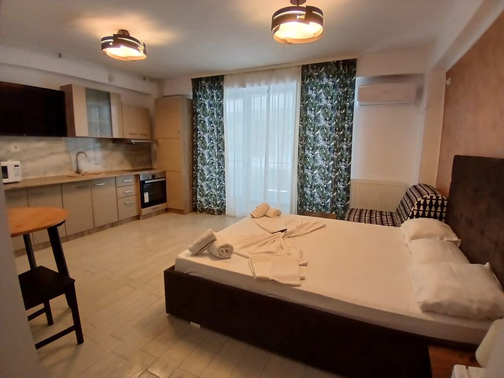 Inchiriez ap. camera Mamaia Nord cu vedere la mare