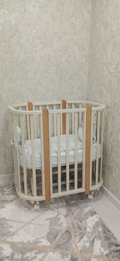 Продам  детскую кроватку