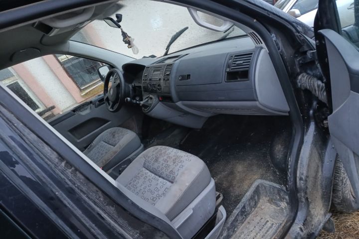 Aripa spate dreapta Volkswagen VW Transporter T5