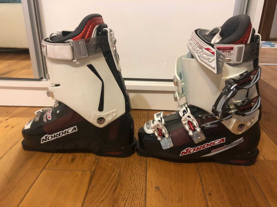 Clapari NORDICA, aproape noi, marimea 41