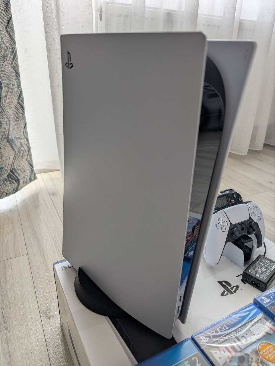 PlayStation 5 (PS5) Digital + Disk variant (8K) 1TB SSD + accessories