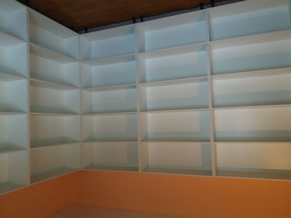 Стелажи, Витрины, Полки, Ресепшен,торговое оборудование,прилавки,тумбы