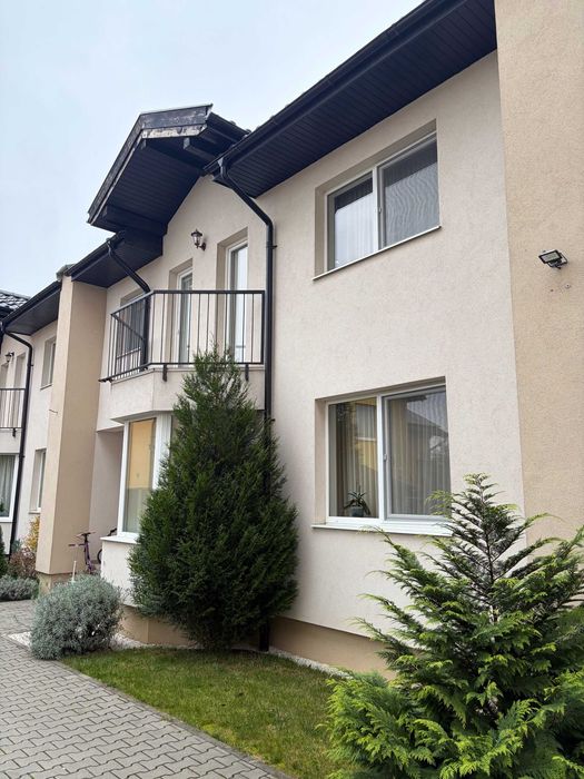 Casa insiruita, 1 unitate, finisata, 4 camere, zona Florilor, Floresti