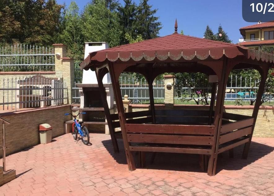 Продава се двустаен апартамент с гледка към басейна – SunnySeasons