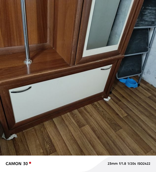 Продам шкаф для прихожей