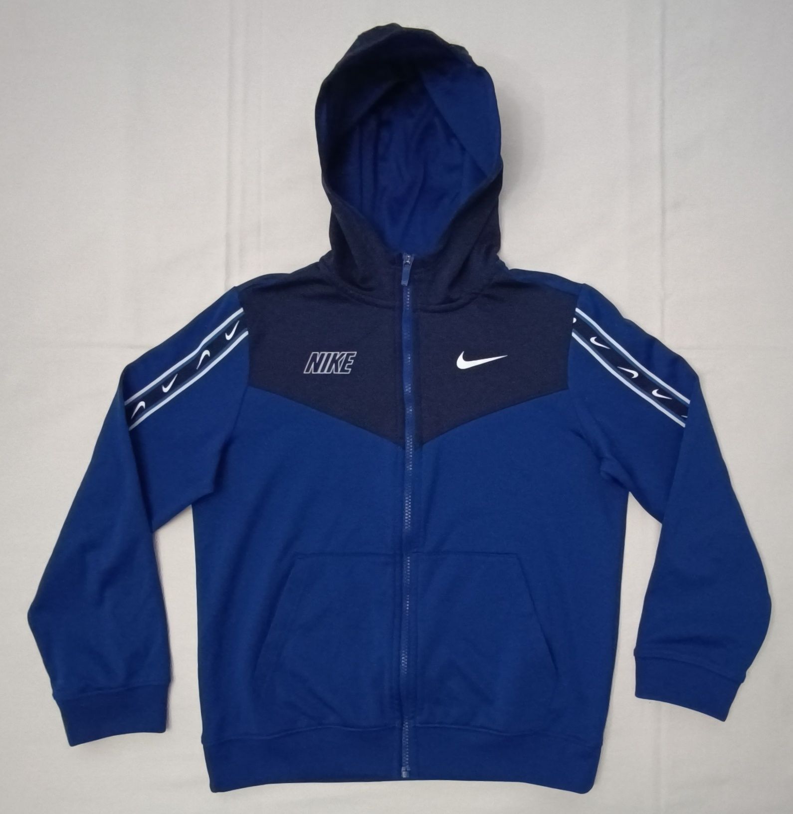 Nike NSW Repeat Hoodie оригинално горнище ръст 147-158см Найк суичър