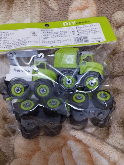 Игрушечные машинки разные состояние отличное