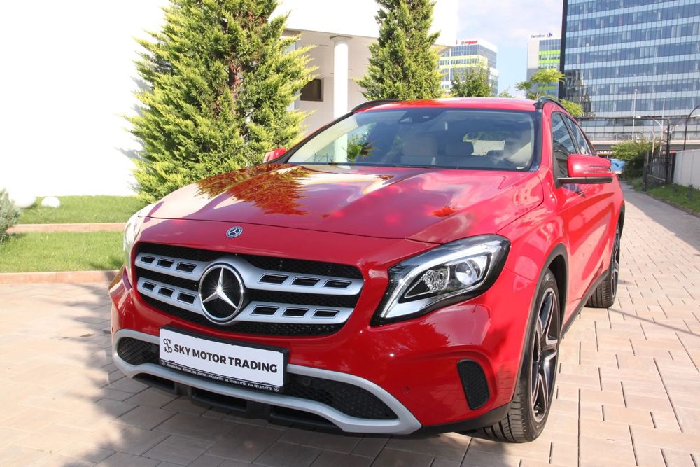 Mercedes-Benz GLA AVANTGARDE 4Matic 7G-DCT Facelift/ CAMERA/ ILS LED/ 19” AMG/ Piele Bej