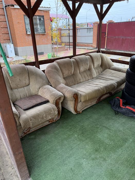 Продаю диван с креслом