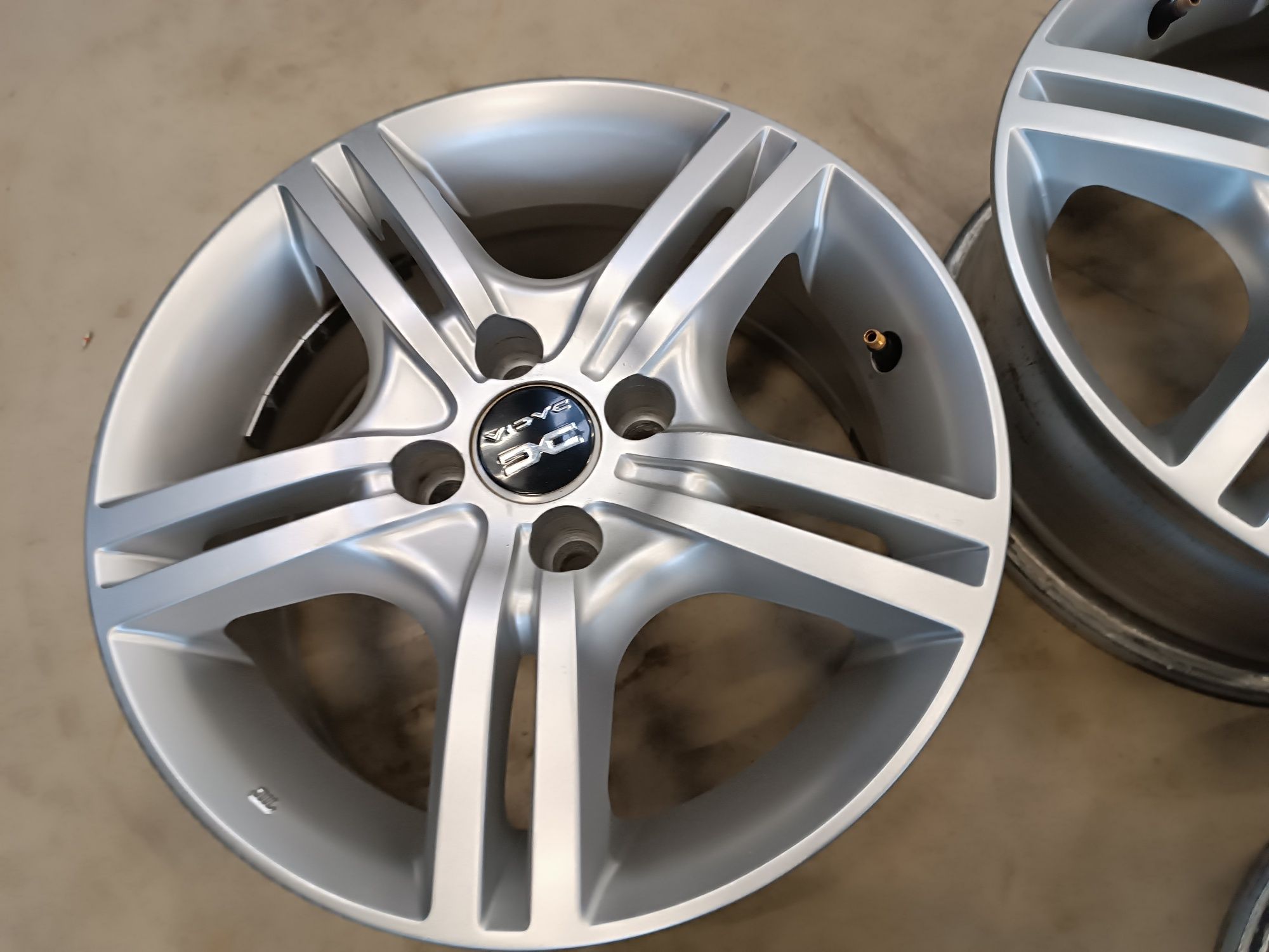 Jante aliaj 4x100 r15 Dacia Logan Sandero Doker Lodgy