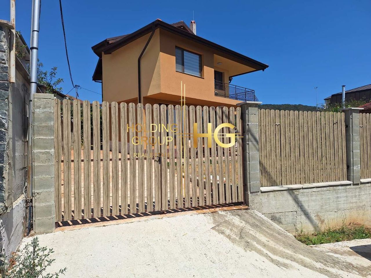 Продава се Къща в Варна, Изгрев - 250 кв.м за 1916 €/кв.м - Снимка #2