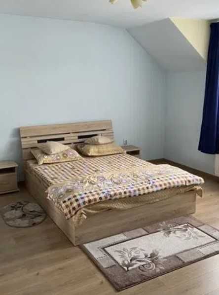 Дава се под наем Тристаен апартамент в Пловдив, Център - 70 кв.м за 229.5 € - Снимка #1