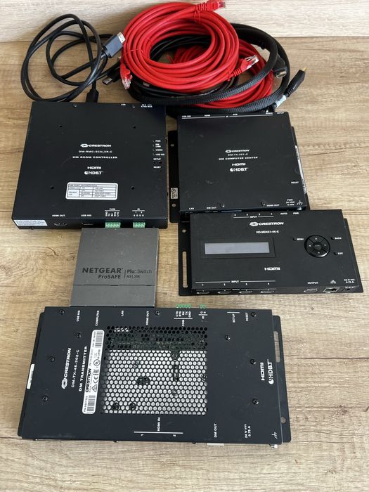 Crestron dm computer center hdbt,hdmi