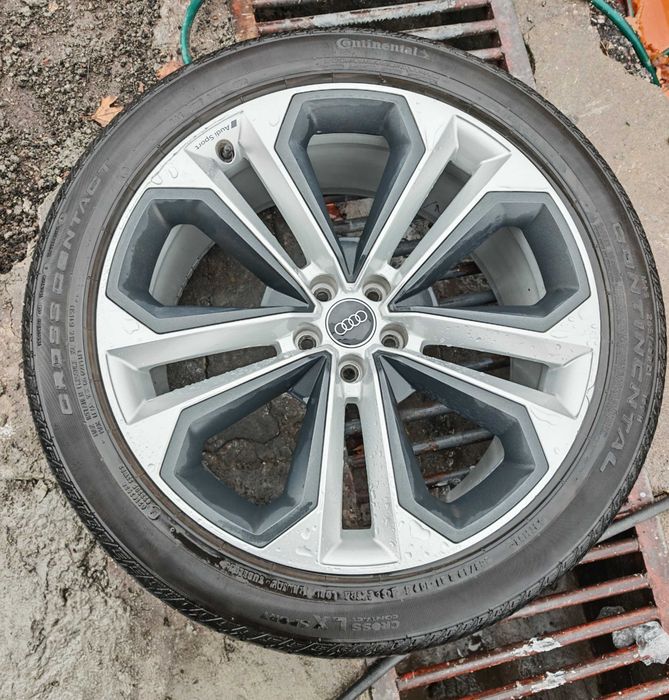 ОРИГИНАЛНИ джанти със гуми!! AUDI