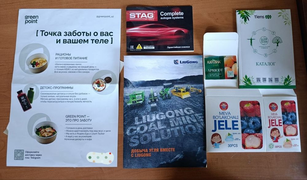 Vizitki flayer samakleyka qutichalar