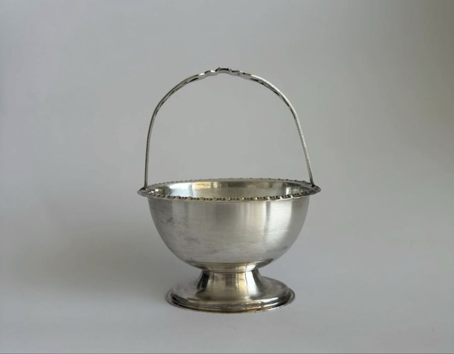 Посребрен съд за хайвер