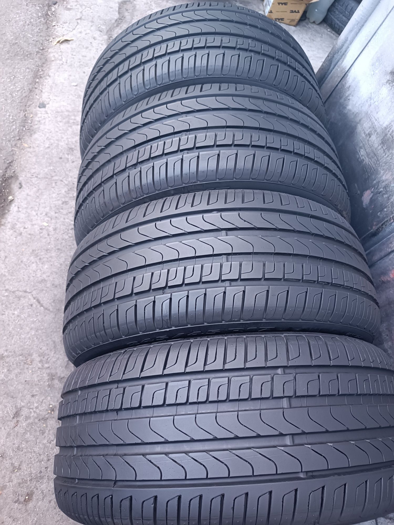 245/45/17 Pirelli