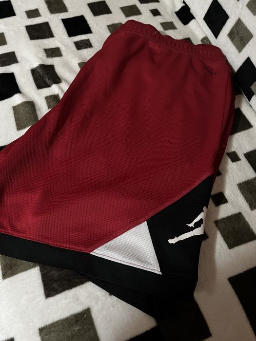 Pantaloni scurti Jordan, marimea XL in stare buna