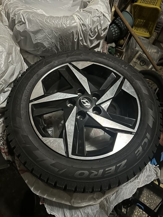 Шипованные шины PIRELLI ICE ZERO с дисками от HUYNDAI ELANTRA