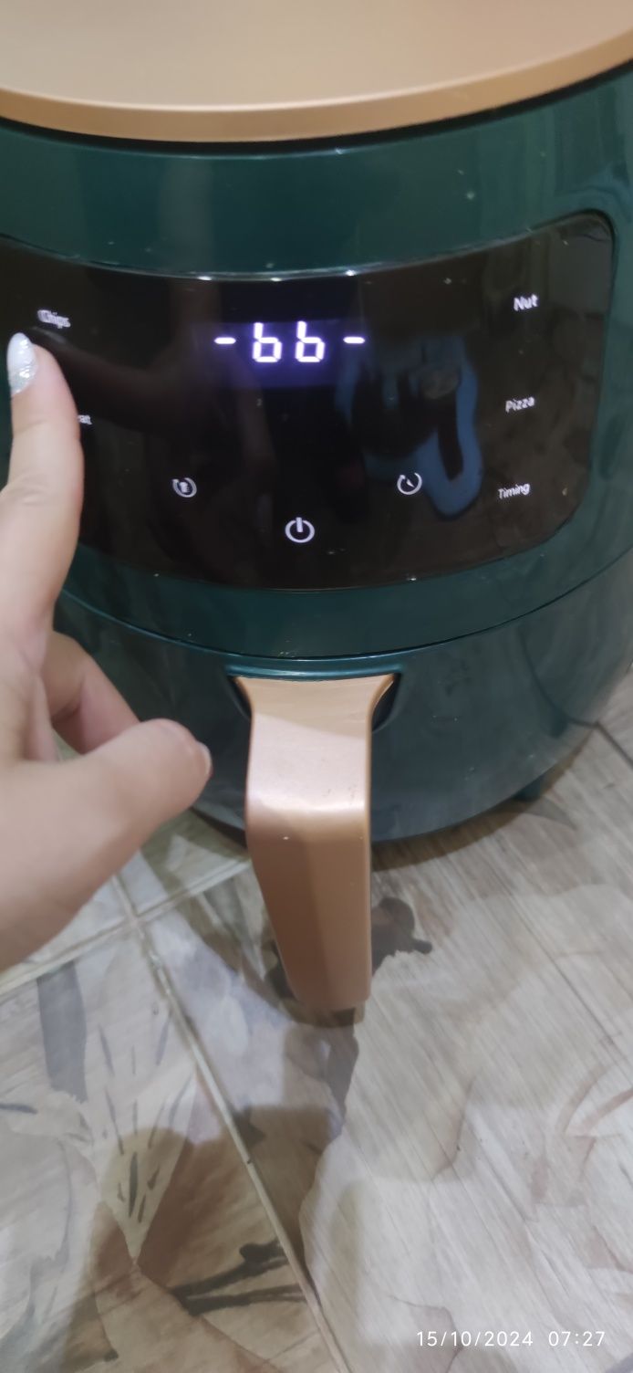 Продавам Air fryer