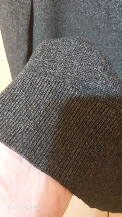 Мъжки пуловер Uniqlo.100 %кашмир. Размер М/L