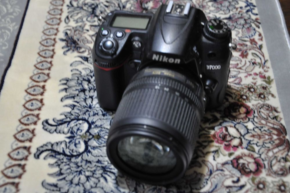 Nikon D7000 + Obiectiv 18-105mm VR