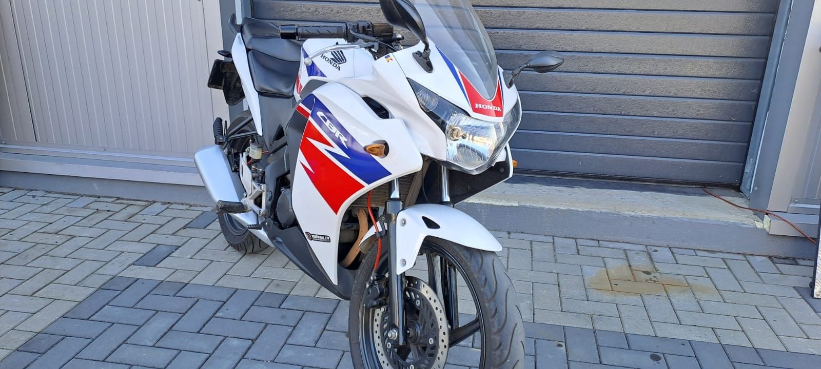 Honda cbr125r an 2013 categ A1