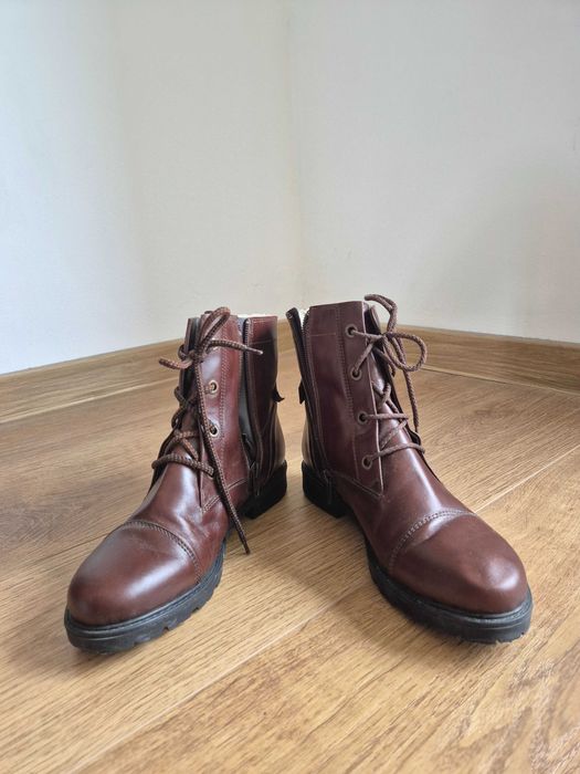 Кафяви кожени боти