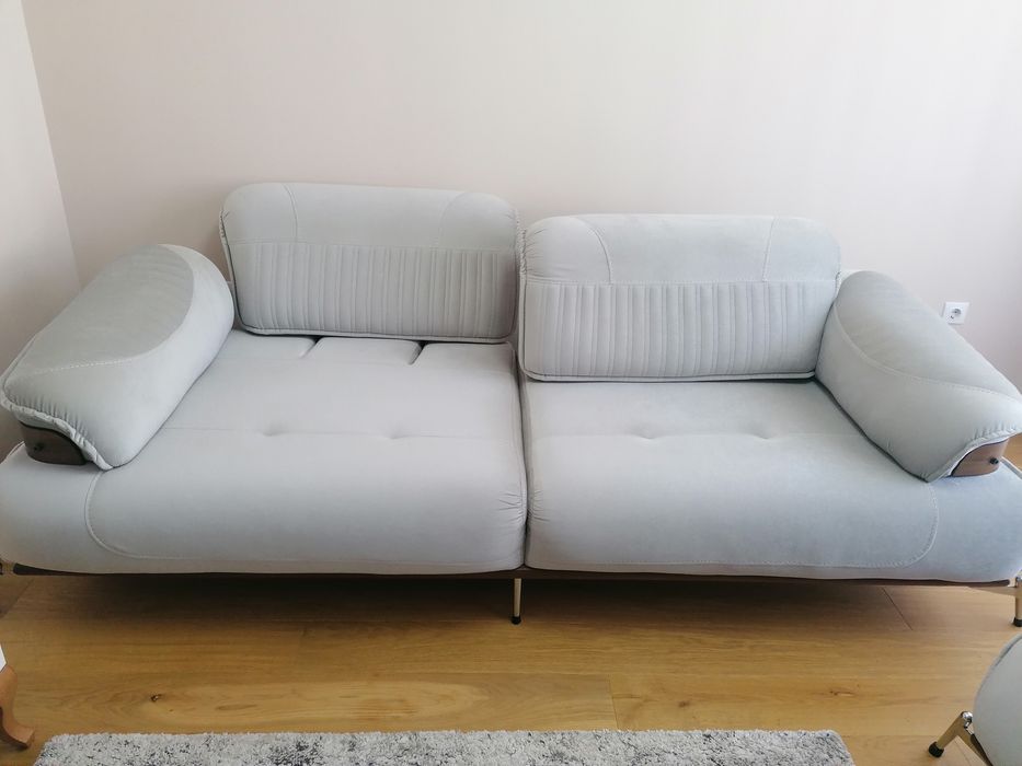 De vânzare 2 canapele și un fotoliu foarte puțin folosite. Sibiu.