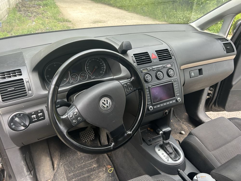 VW Touran 2.0 tdi DSG  140кс На части BKD