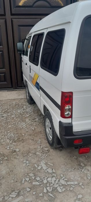 Holati yangi, gaz bor, mejigar oʻrnatilgan, chexol polik qilingan,