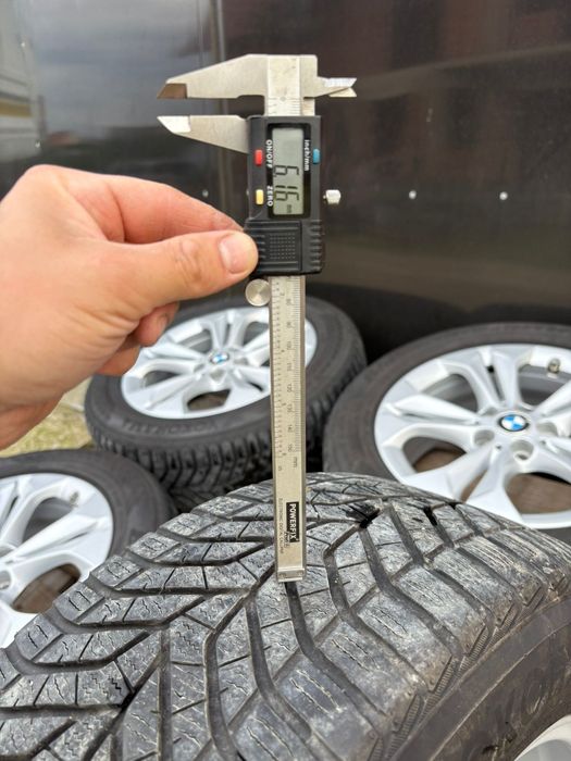 Vand Jante BMW cu anvelope de iarna 225/55/R17.