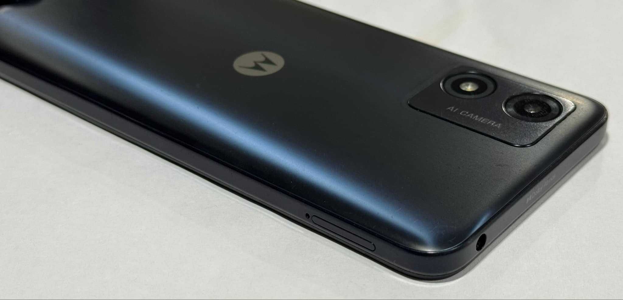 Телефон Motorola E13 64/2gb