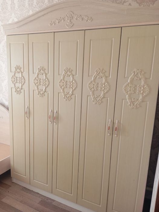 Шифоньер ,тремо в хорошем состоянии Б.У