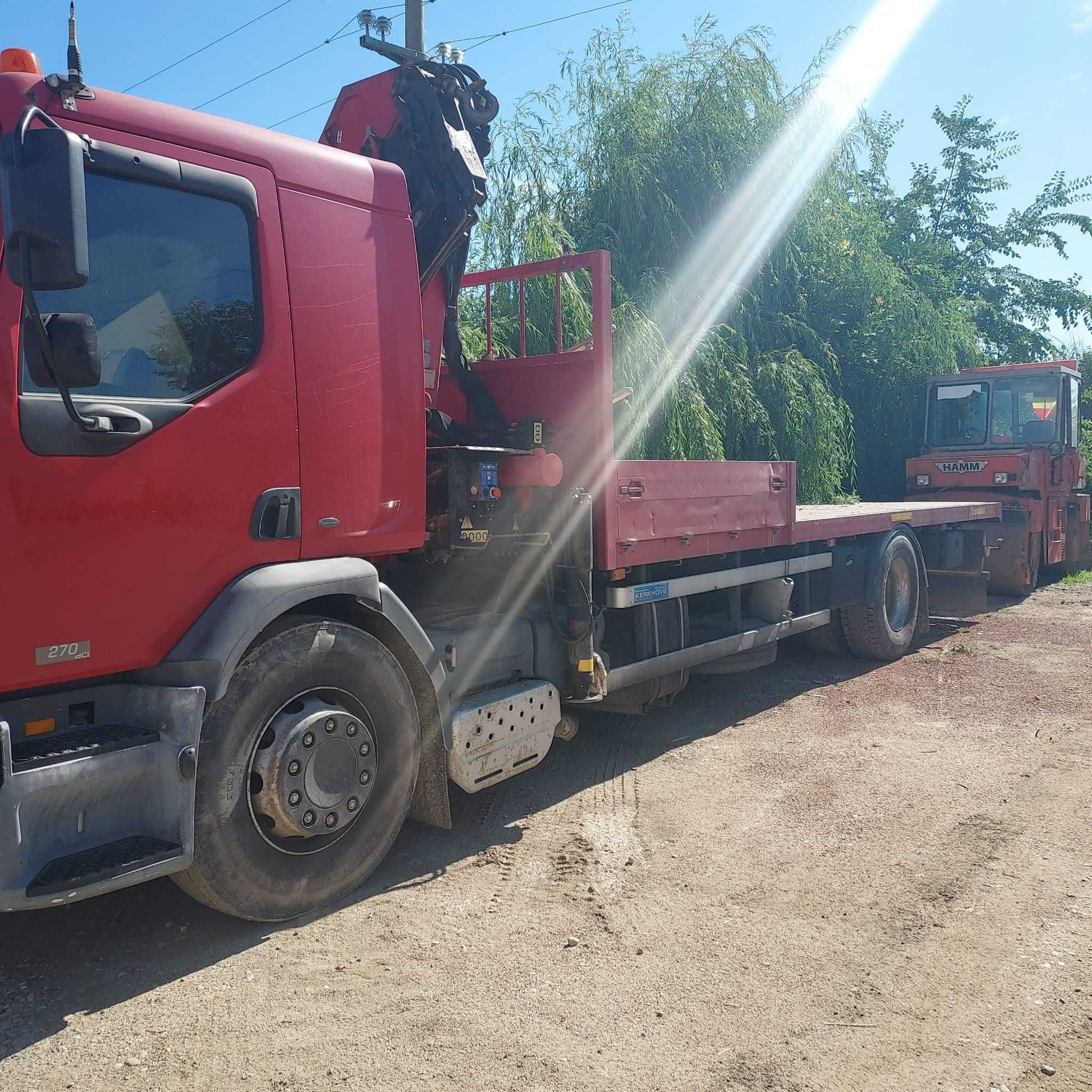 Transport - Camion Platforma cu Macara