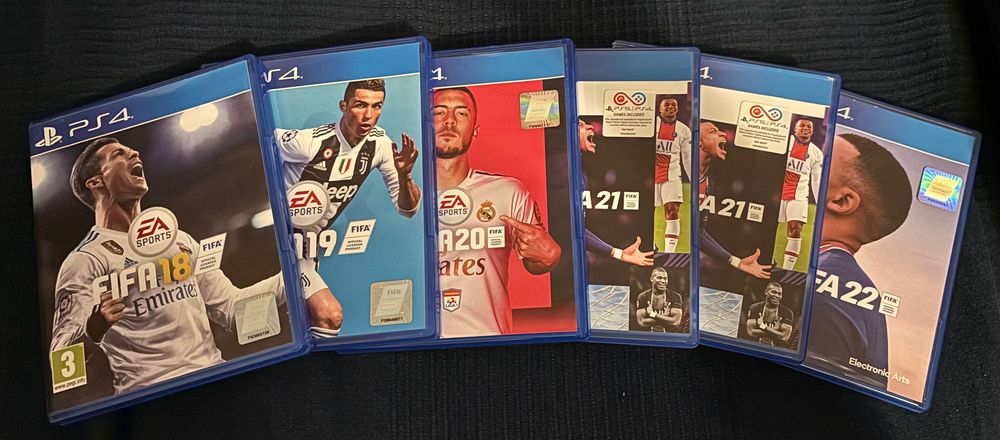 Vând joc FIFA 22 pentru Playstation 4