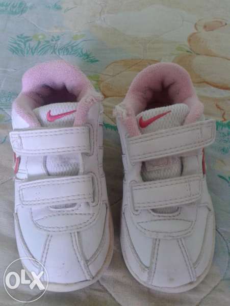 Nike. . маратонки