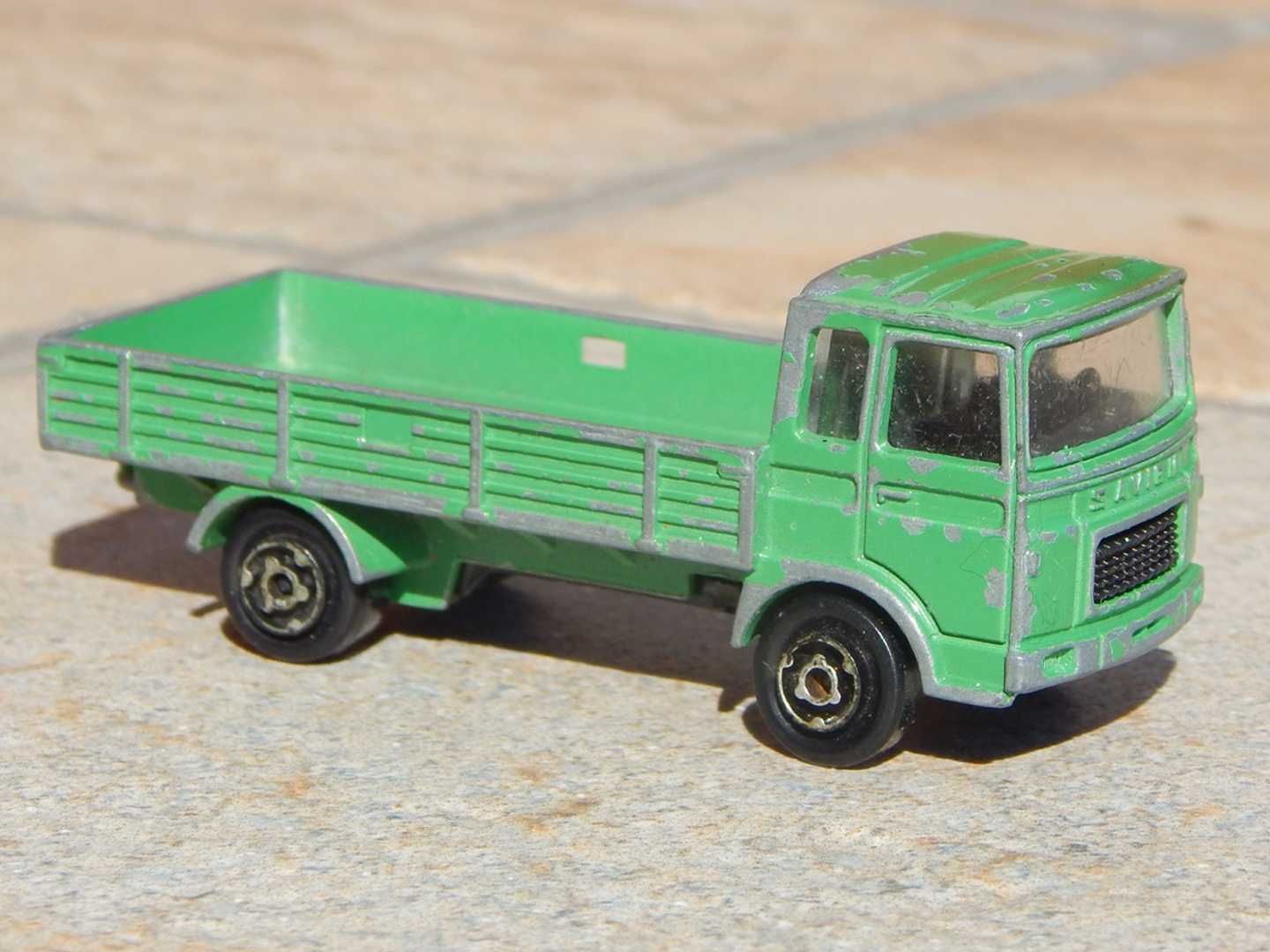 Macheta camion Saviem (stil ROMAN Diesel) sc 1:100 Majorette Franta