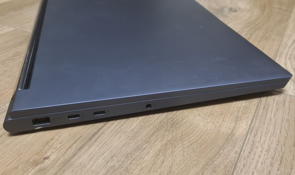 Lenovo Yoga 9i i7 10750H, GTX 1650Ti, 16 GB RAM, SSD 1 TB