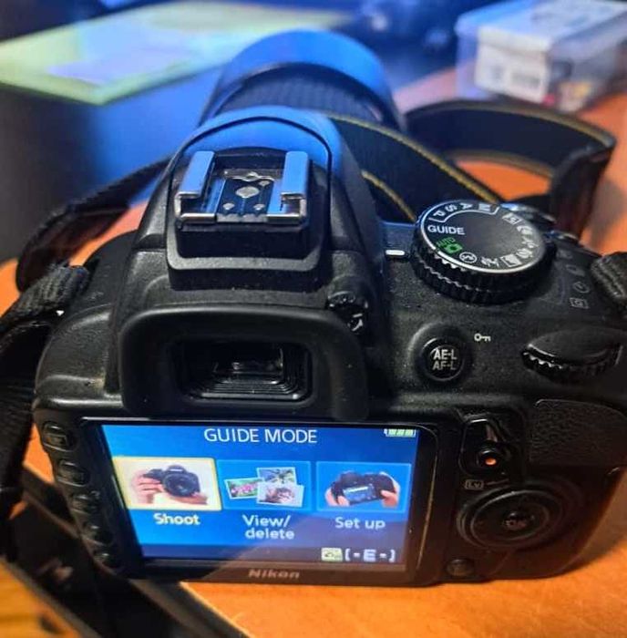 Aparat foto Nikon D3100 + obiectiv 18-105