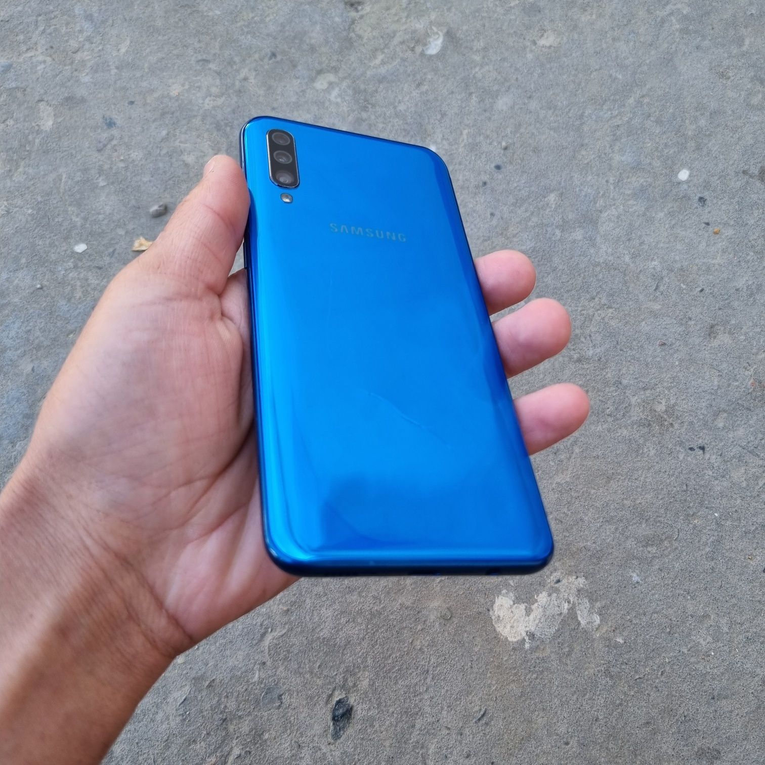 Samsung Galaxy A50 sotiladi