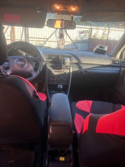 Vând Audi a4 b6 1.9 tdi 131 cp mașină personala de 5 ani