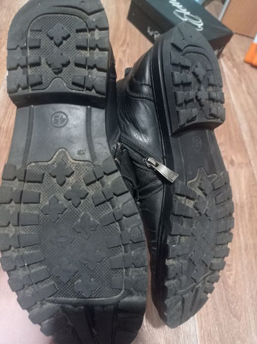 продам зимние ботинки Кожа