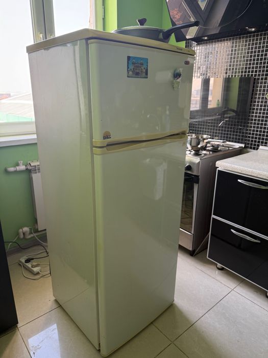 рабочий холодильник