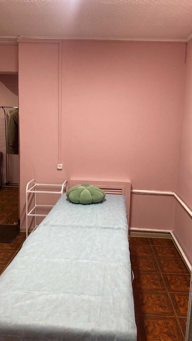 сдам кабинет с кушеткой (массаж, банки, терапия) по часам