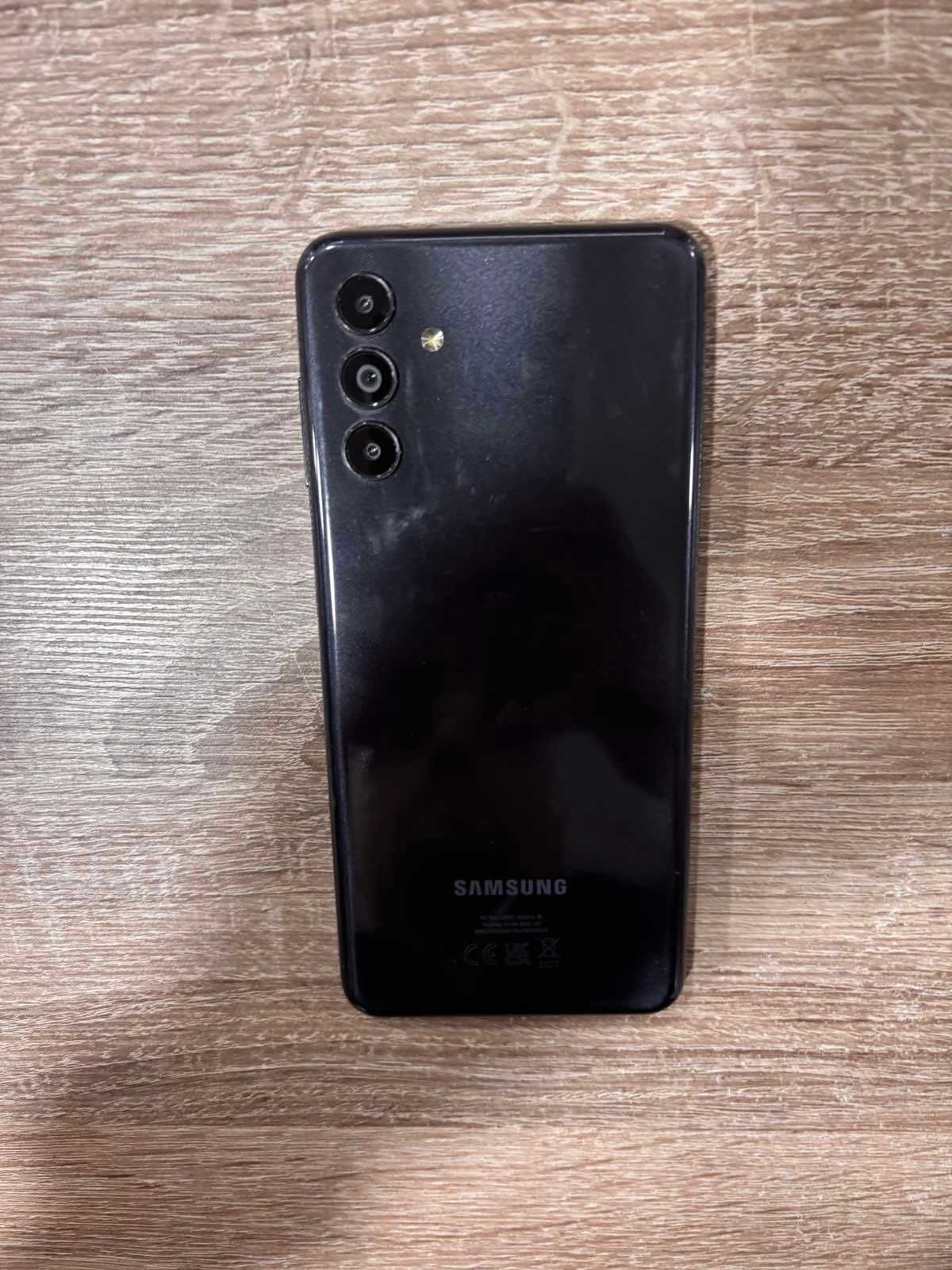 Предлагам ви Мобилен Телефон Samsung A04S