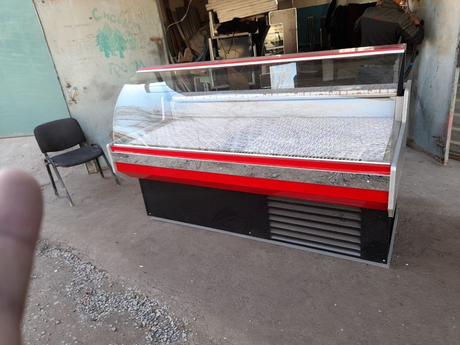 Витринные холодильники для кондитерских изделий